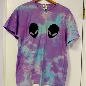 Alien tee